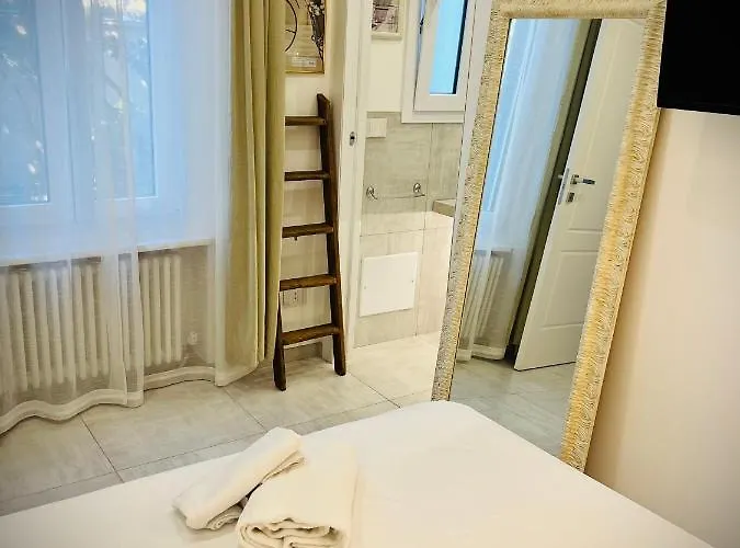 Whitehouse Apartment *